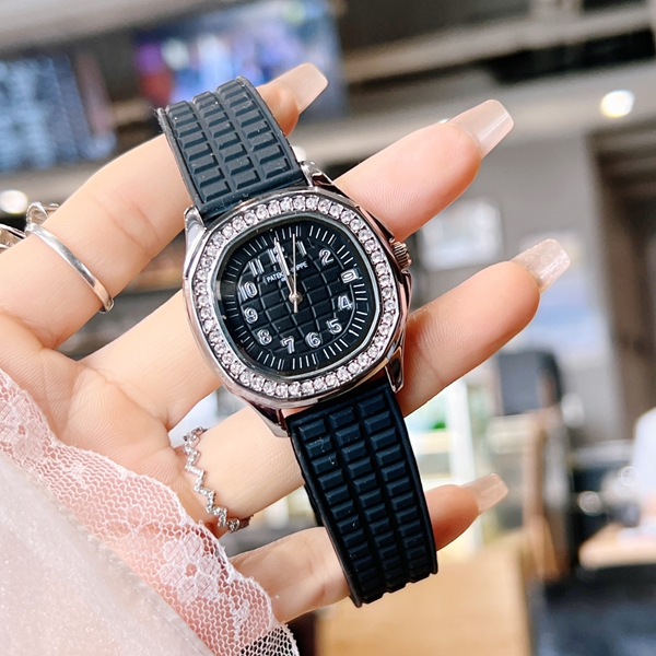 ブランド時計背面デザイン